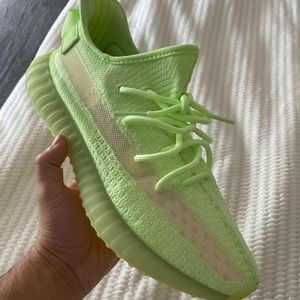 Green Glow Yeezy 350 size 9.5ua